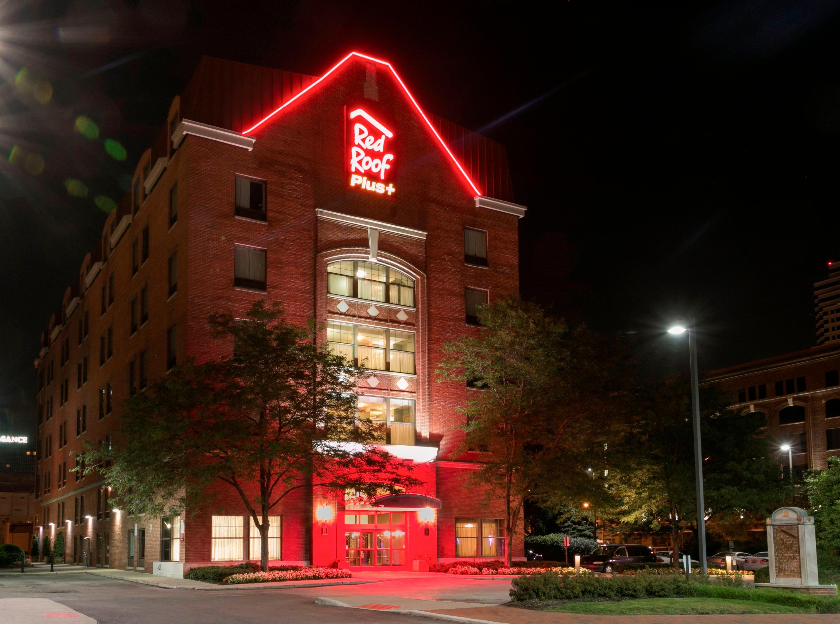 Red Roof Inn Plus+ Columbus Downtown - Convention Center Exterior foto