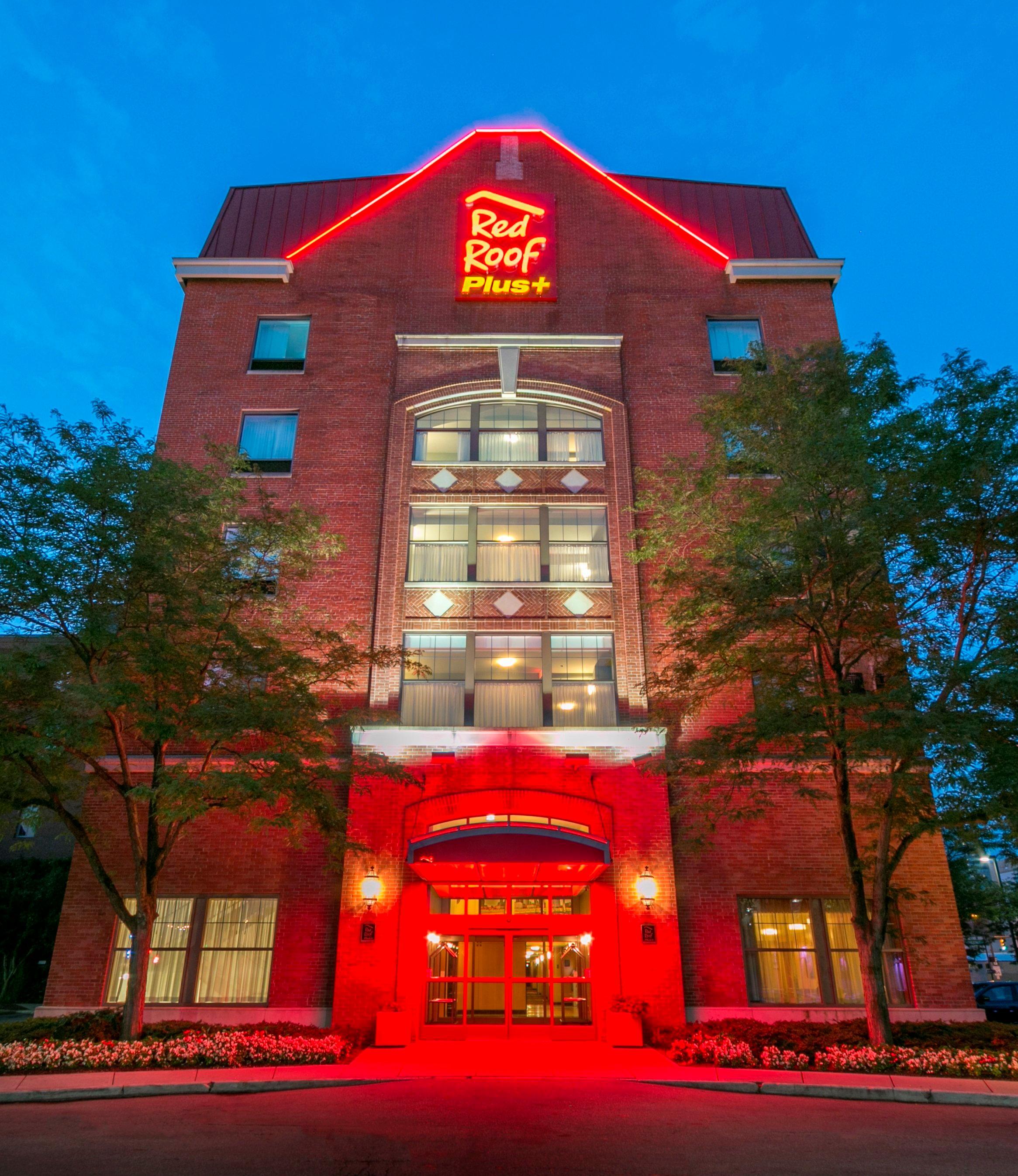 Red Roof Inn Plus+ Columbus Downtown - Convention Center Exterior foto